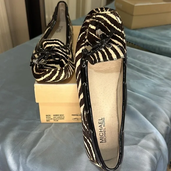 COPY - Michael Kors Amber printed haircalf moccasin 9.5M EUC worn once - Picture 6 of 7